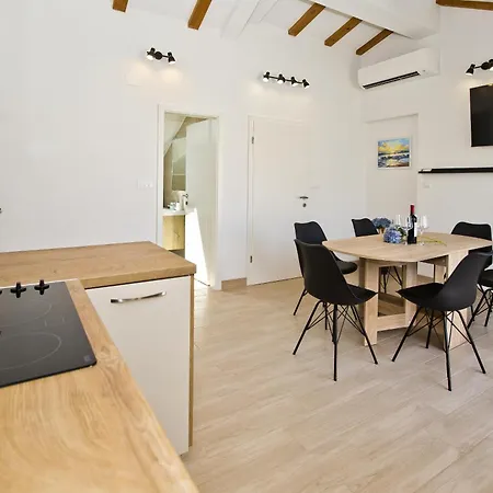 Apartments And Rooms Zvjezdana Hvar Town Exterior photo