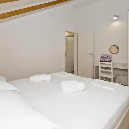 Apartments And Rooms Zvjezdana Hvar Town Exterior photo
